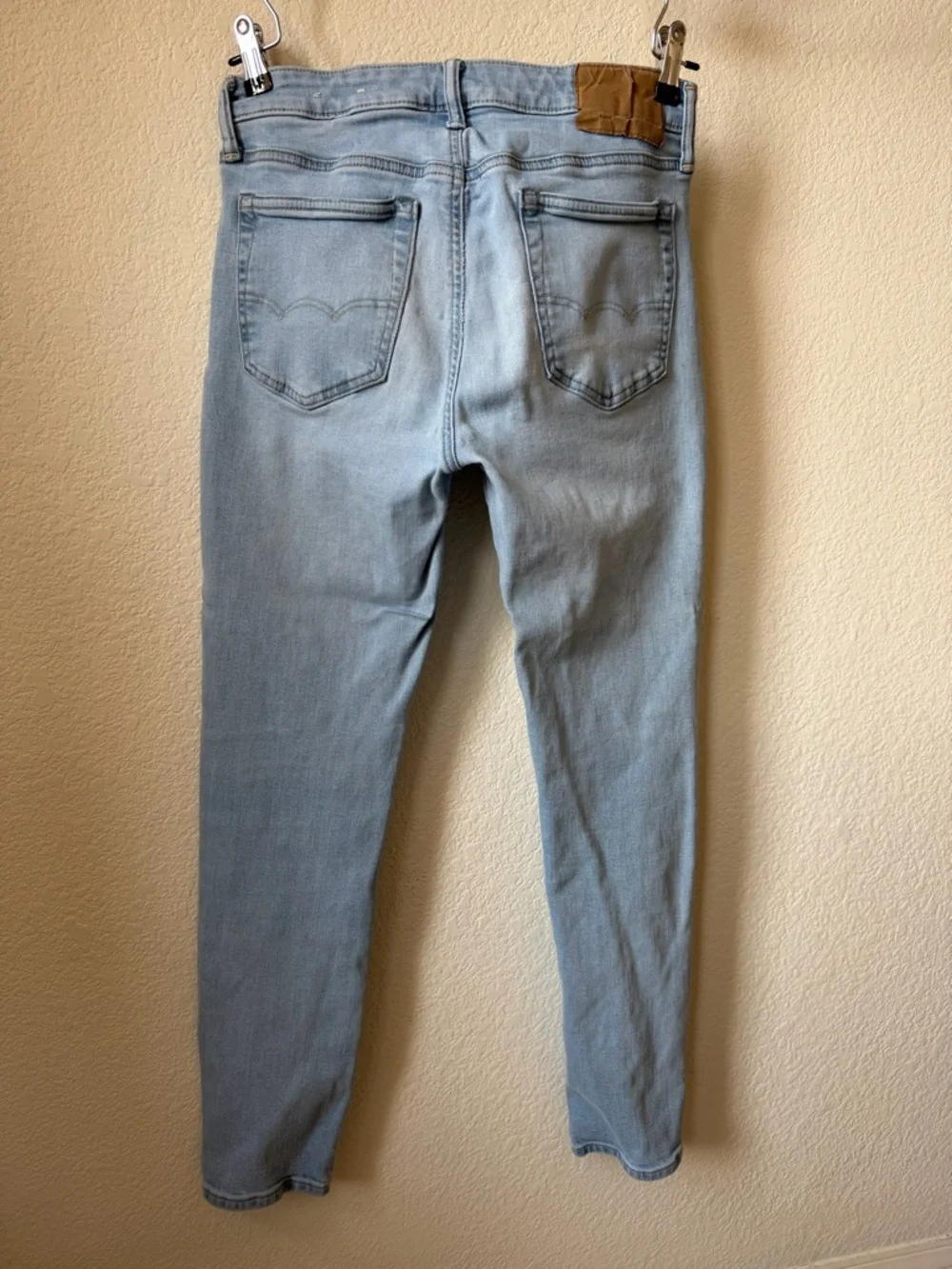 American Eagle Outfitters Light Wash Skinny Jeans
